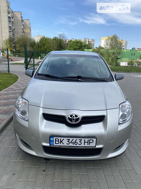 Toyota Auris (2008)