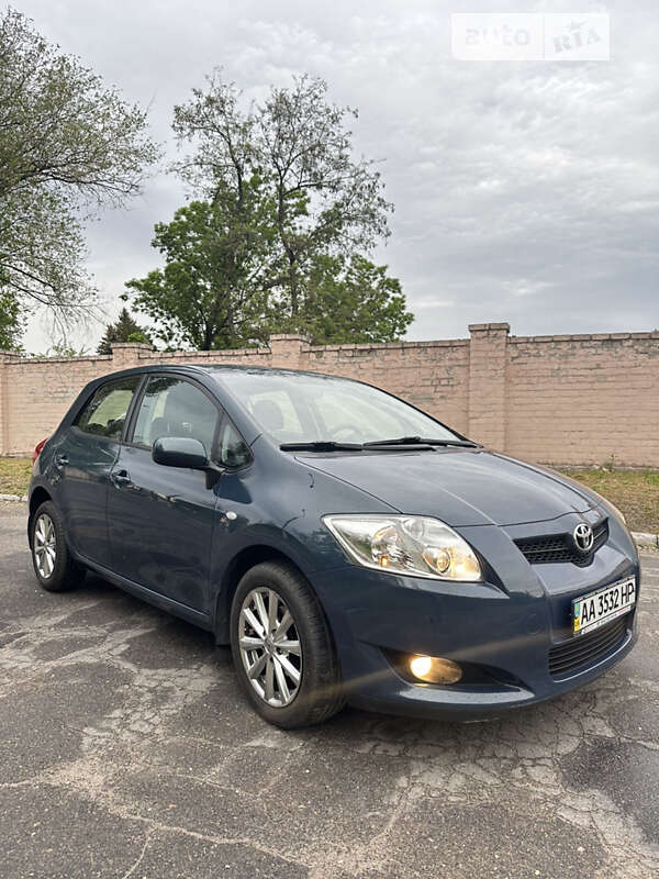 Toyota Auris (2008)
