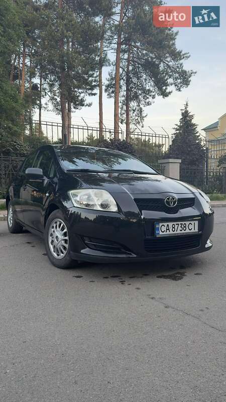 Toyota Auris (2009)