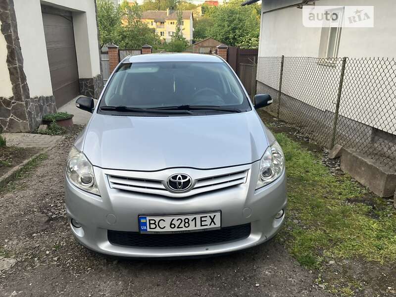 Toyota Auris (2011)