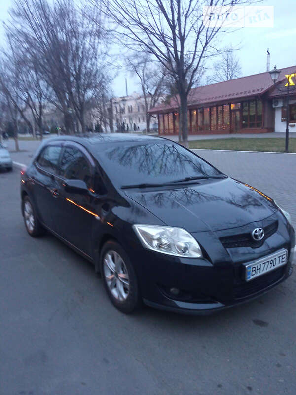 Toyota Auris (2007)