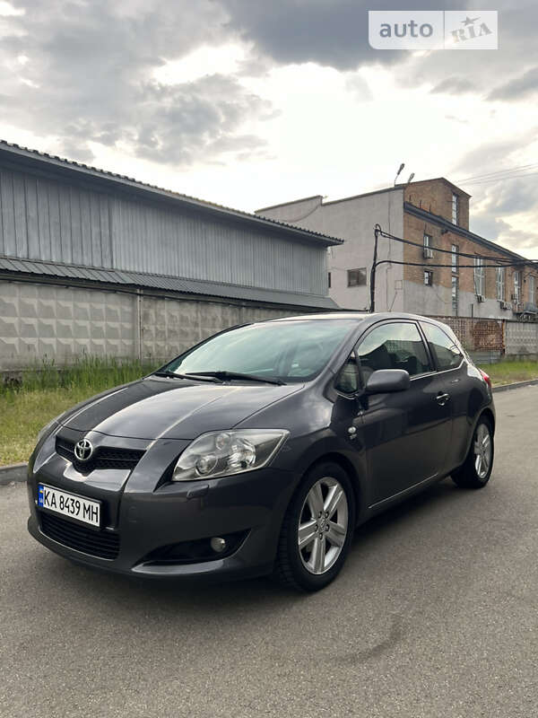 Toyota Auris (2007)