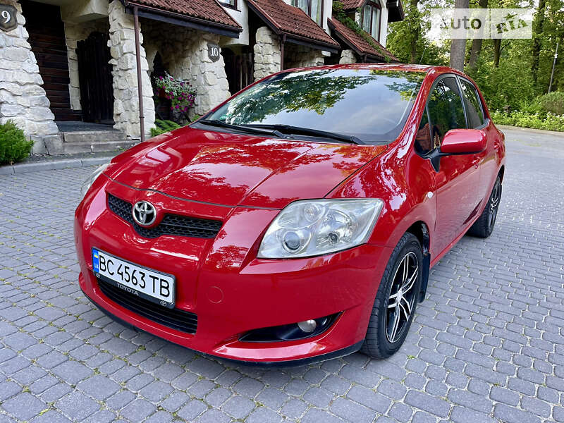 Toyota Auris (2007)