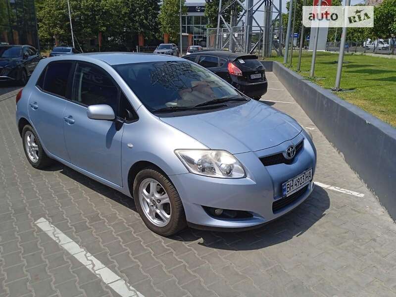 Toyota Auris (2008)
