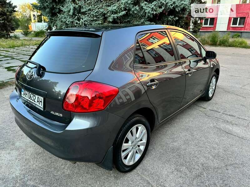Toyota Auris (2008)