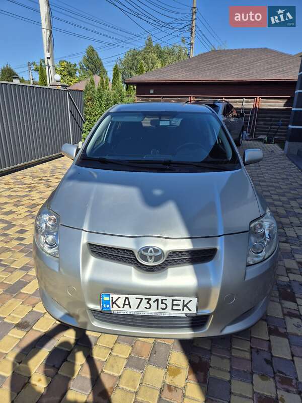 Toyota Auris (2007)