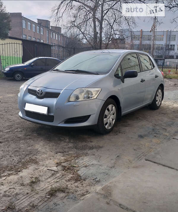 Toyota Auris (2007)
