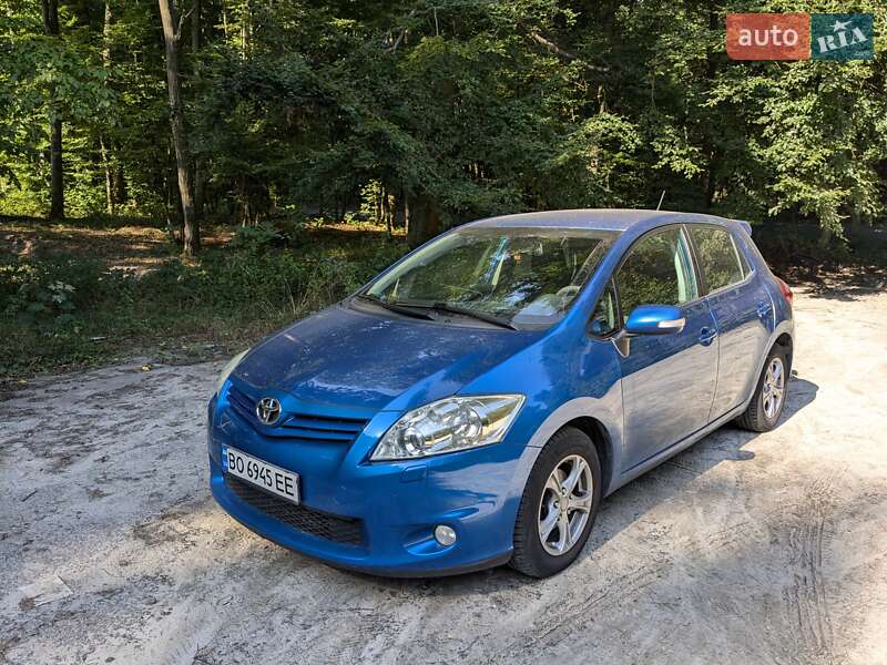 Toyota Auris (2010)