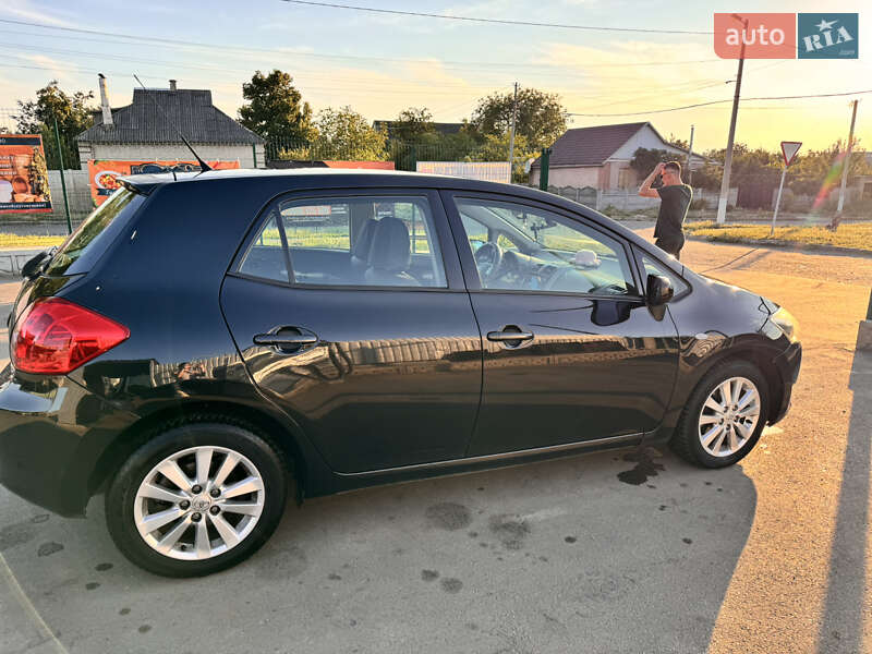 Toyota Auris (2008)