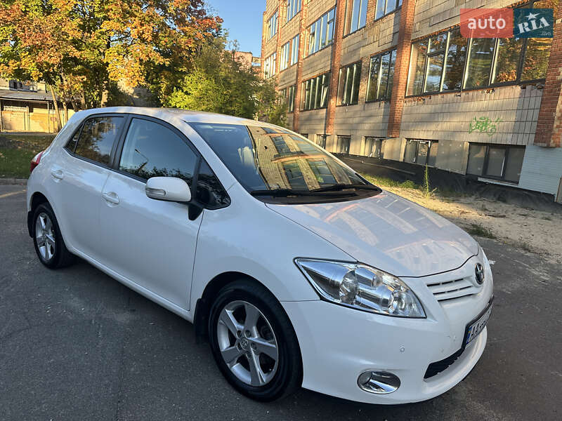 Toyota Auris (2012)