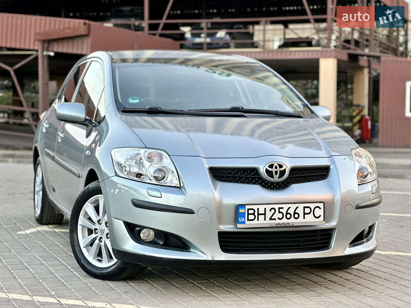 Toyota Auris (2009)