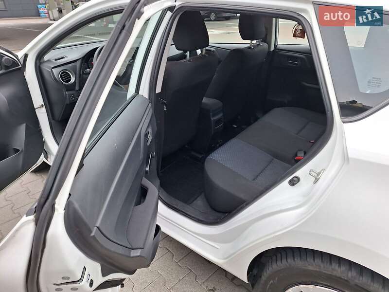 Toyota Auris (2013)