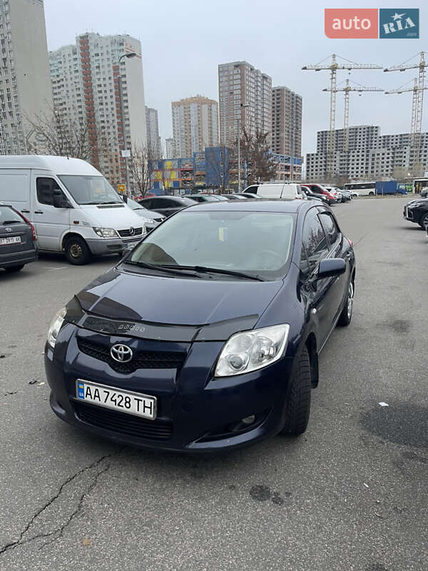 Toyota Auris (2007)