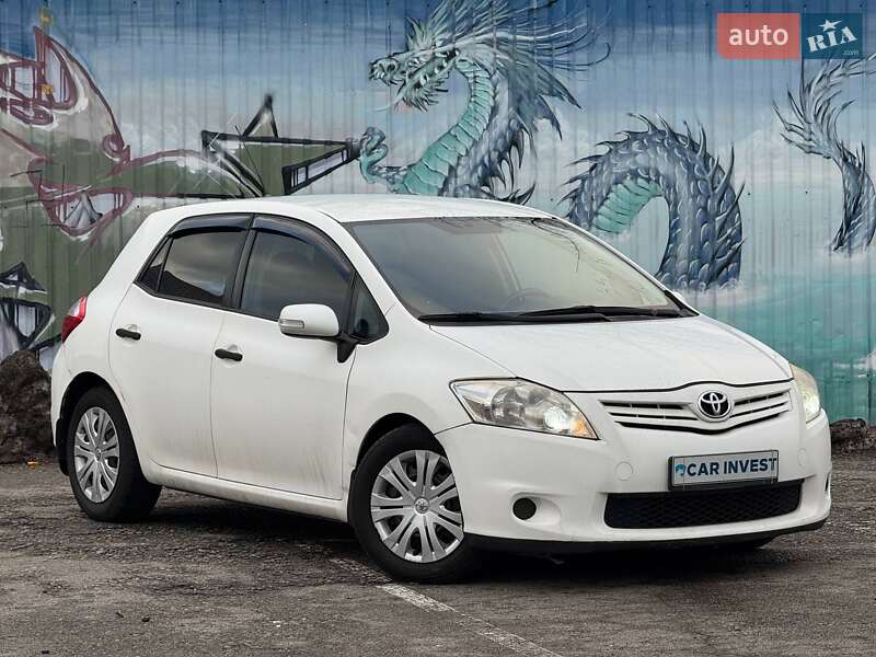 Toyota Auris (2010)