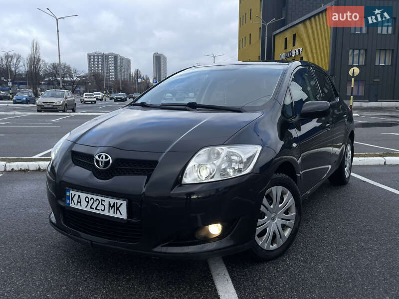 Toyota Auris (2008)