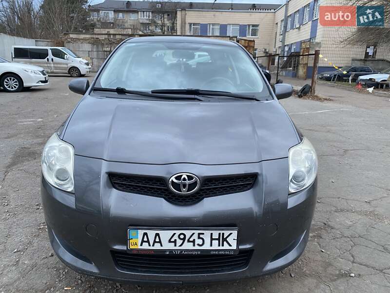 Toyota Auris (2008)