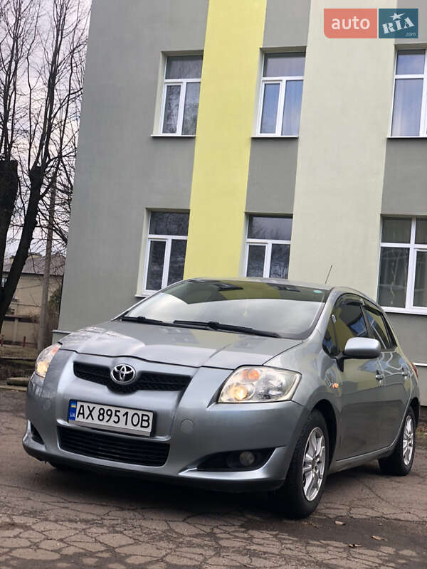 Toyota Auris (2008)