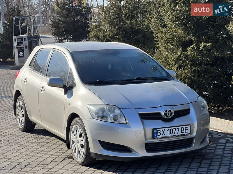 Toyota Auris (2009)