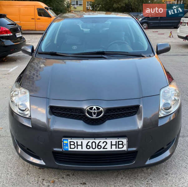 Toyota Auris (2008)