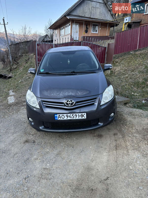 Toyota Auris (2010)