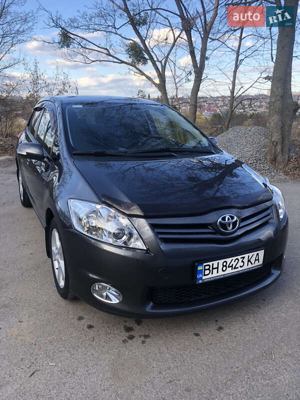 Toyota Auris (2012)