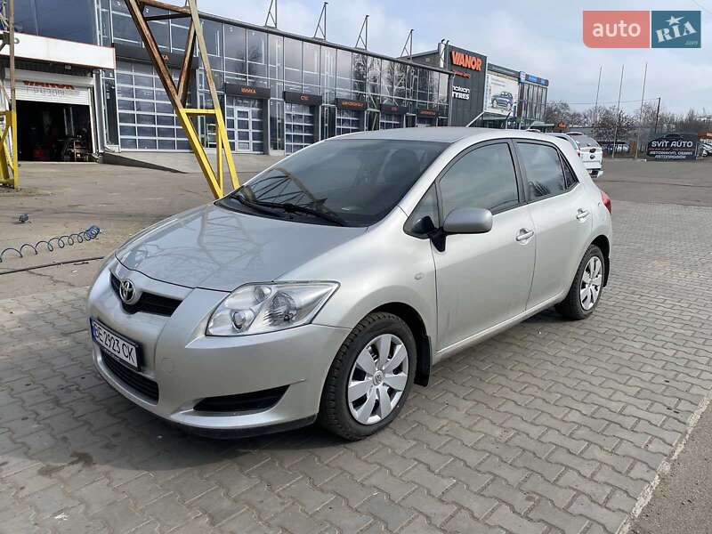 Toyota Auris (2007)