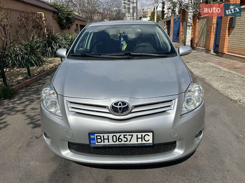 Toyota Auris (2012)