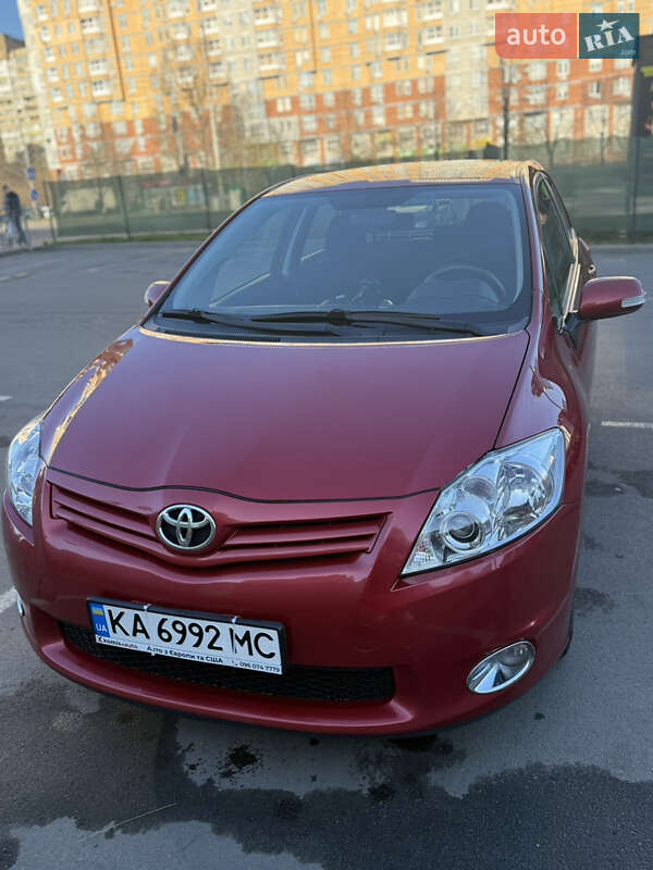 Toyota Auris (2012)