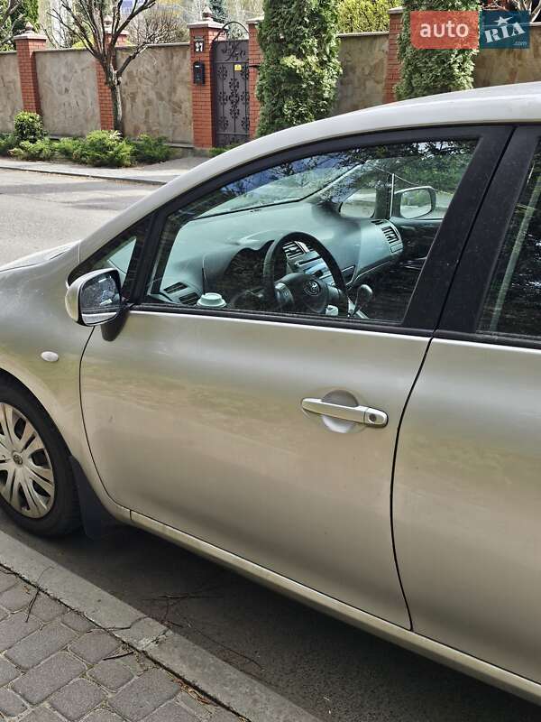 Toyota Auris (2007)