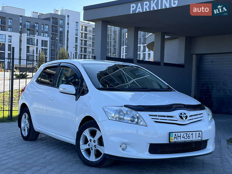 Toyota Auris (2012)