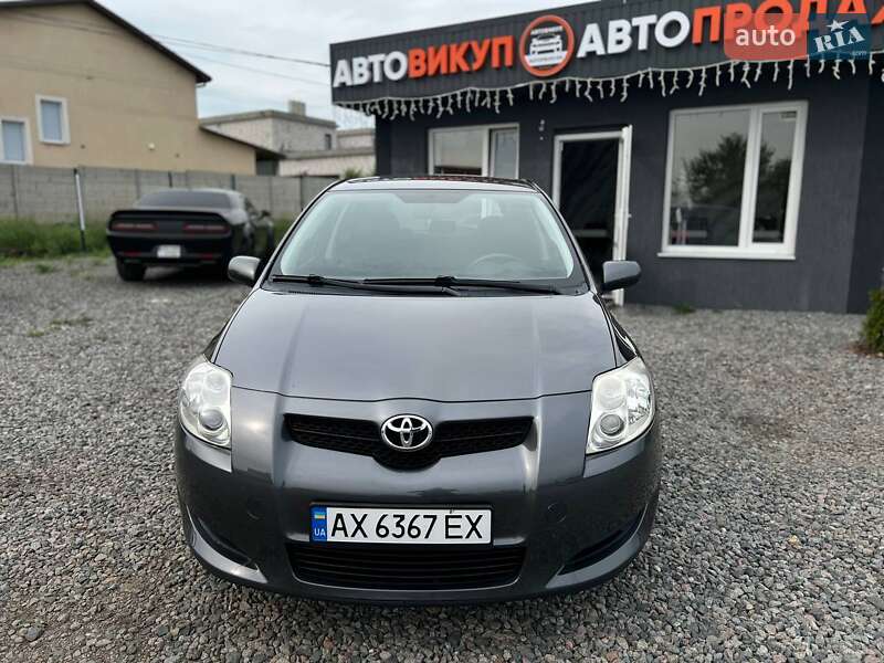 Toyota Auris (2008)