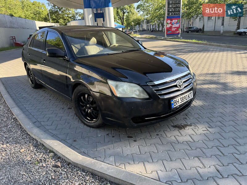 Toyota Avalon (2006)