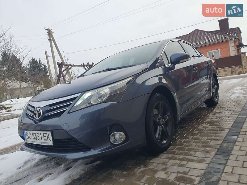 Toyota Avensis (2012)