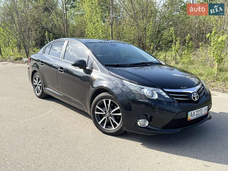 Toyota Avensis (2012)