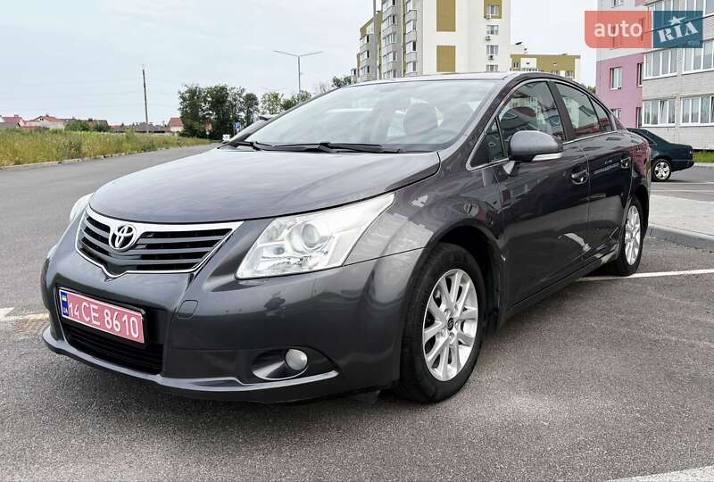 Toyota Avensis (2010)
