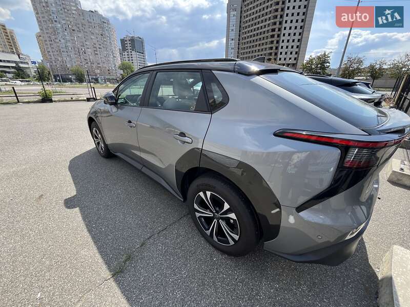 Toyota Bz4x (2022)