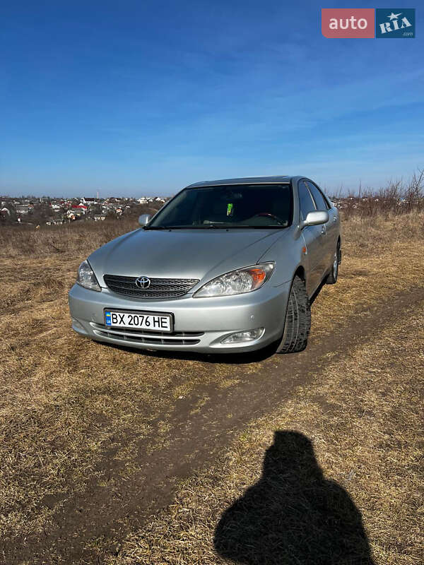 Toyota Camry (2004)