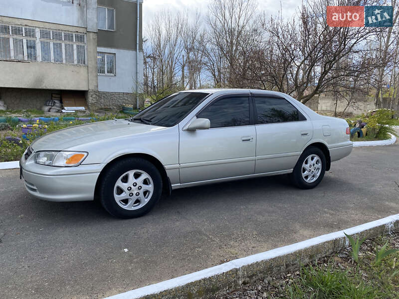 Toyota Camry (2000)