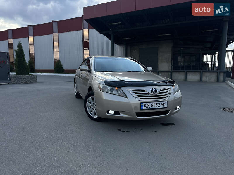 Toyota Camry (2007)
