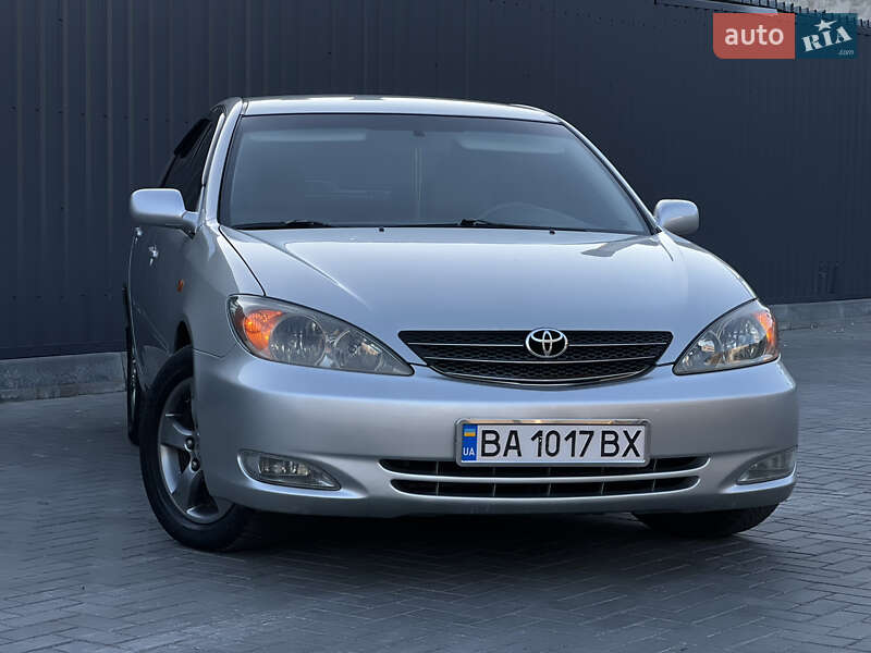 Toyota Camry (2004)