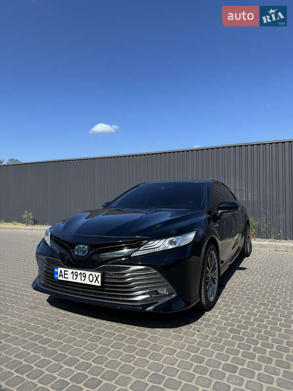 Toyota Camry (2020)