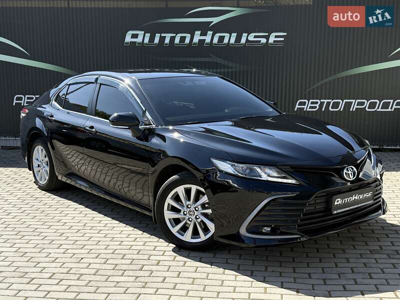 Toyota Camry (2021)