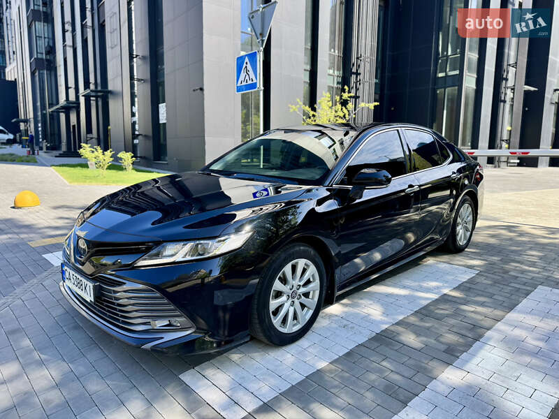 Toyota Camry (2019)
