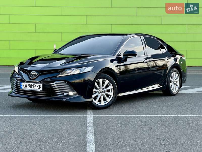 Toyota Camry (2017)