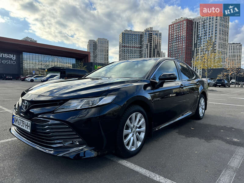 Toyota Camry (2017)