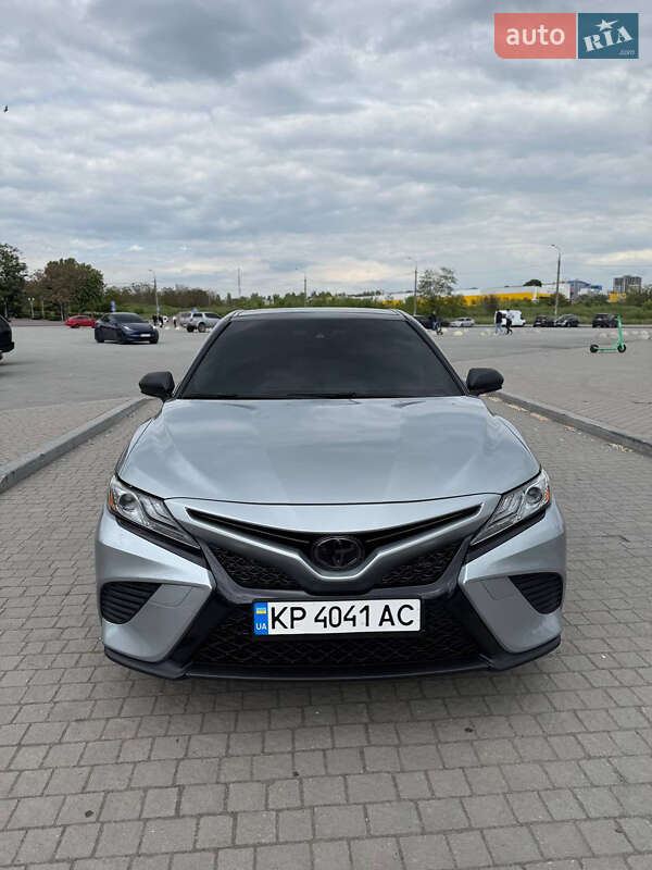 Toyota Camry (2019)