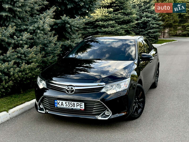 Toyota Camry (2014)
