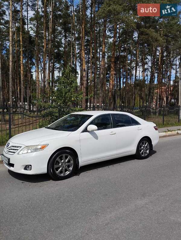 Toyota Camry (2011)