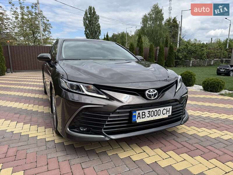 Toyota Camry (2021)