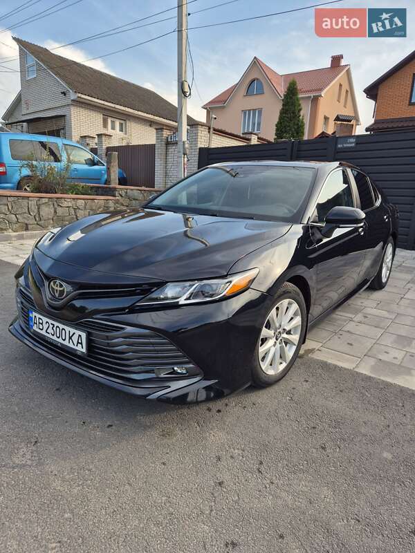 Toyota Camry (2019)